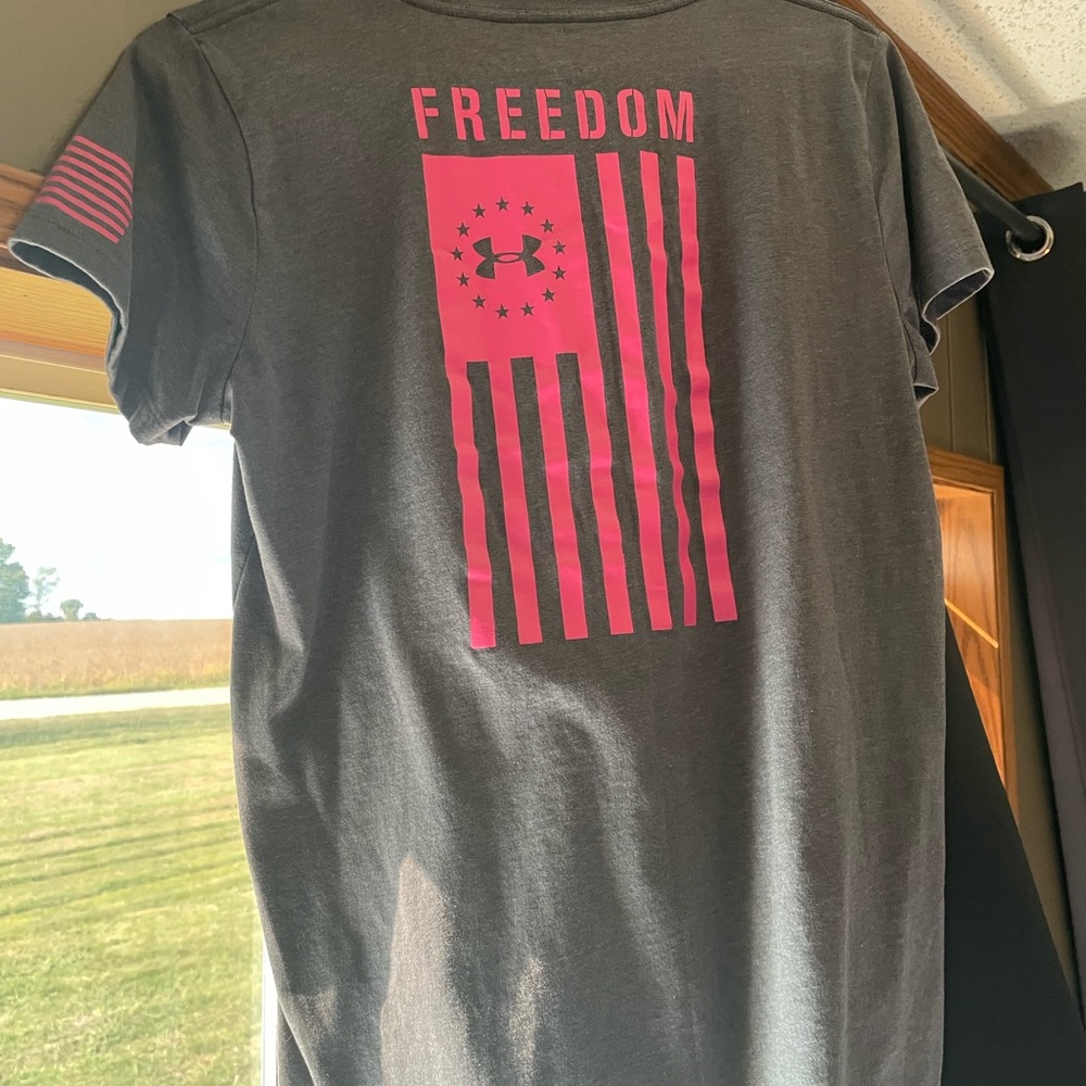 Under armor t shirt